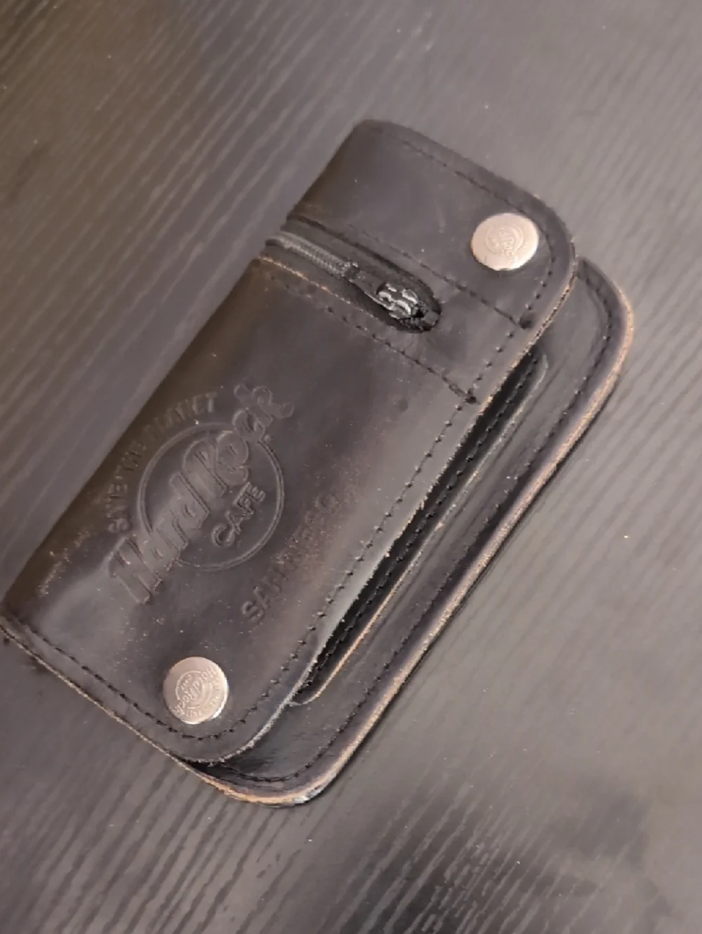 Hard Rock Cafe dark brown leather zip and snap wallet - Picture 5 of 6